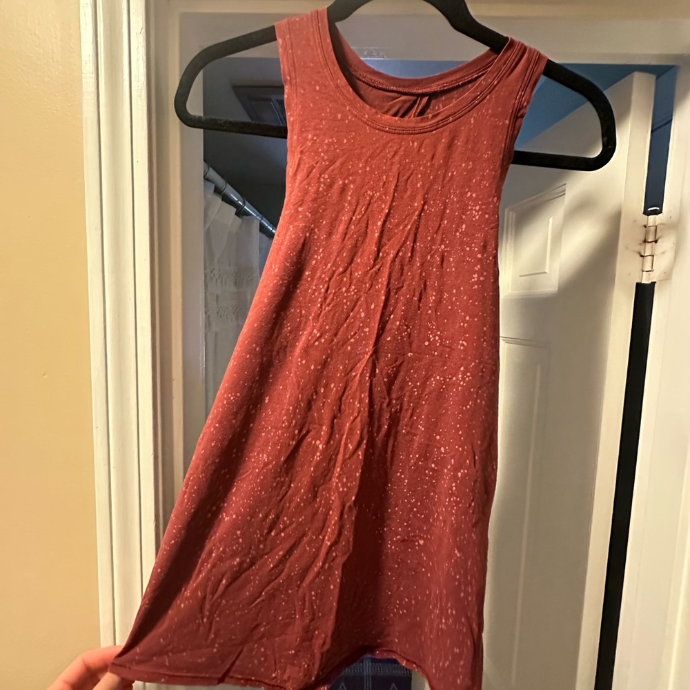 Lululemon Athletica Brick Red Tank Top with splatter effect